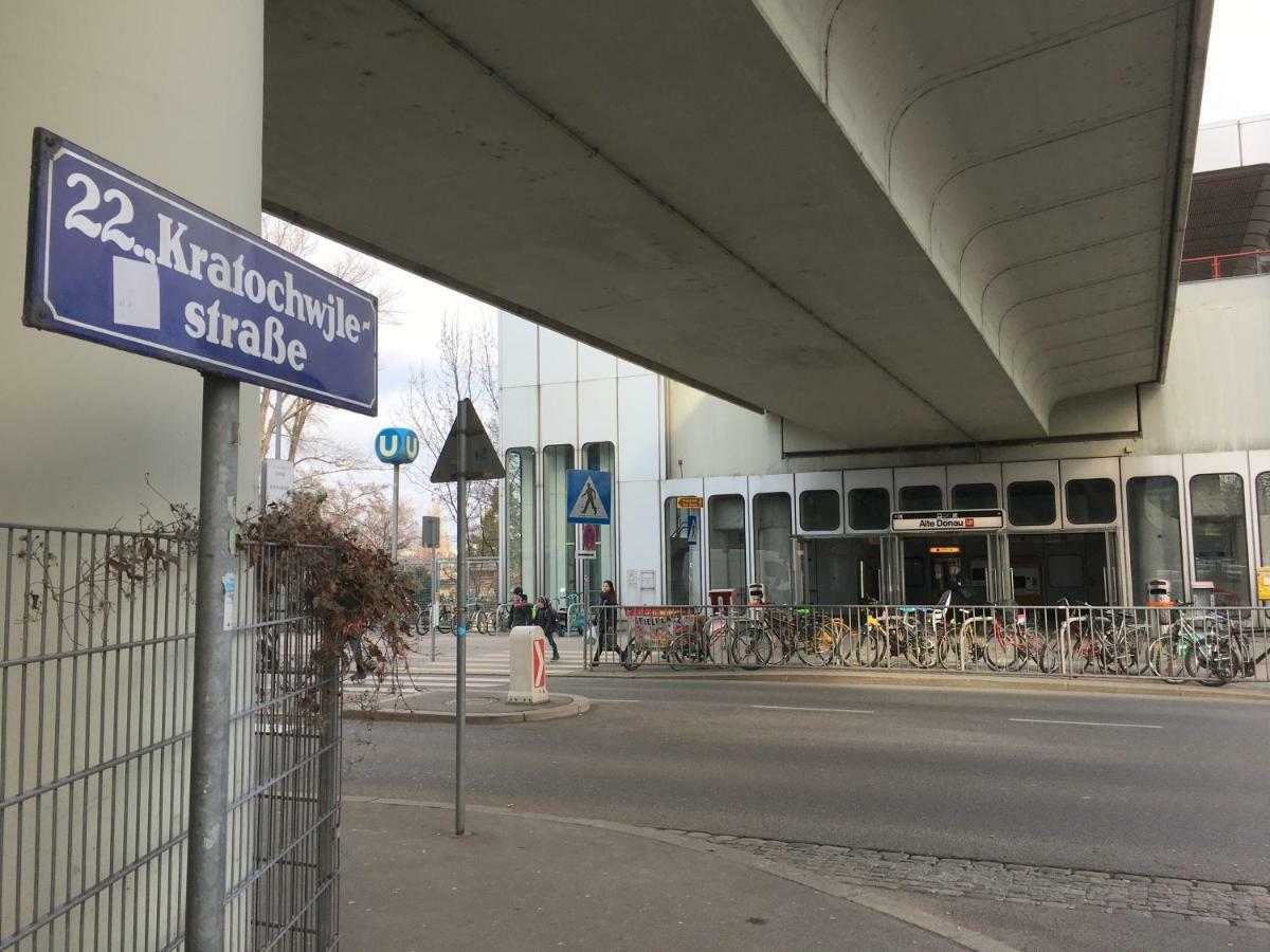 Zentrumnah Direkt An Ubahn Bei Un-Vic Und Am Badestrand Vienna Exterior photo