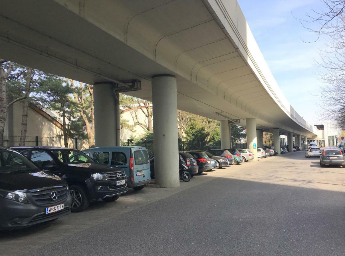 Zentrumnah Direkt An Ubahn Bei Un-Vic Und Am Badestrand Vienna Exterior photo